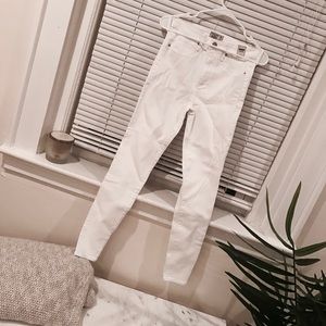 ABERCROMBIE white high-rise jeans☁️